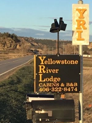 Yellowstone river lodge directions sign to turn at montana vacation columbus